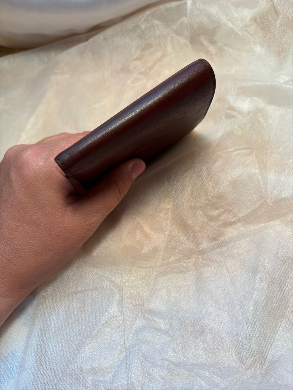 Cartier Men'sBurgundy Leather bifold wallet with Gold Corner Accents. - Picture 4 of 7